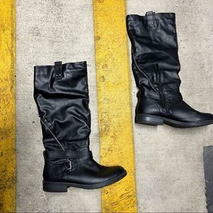 Women's Pull-On Black Slouch Boots with Decorative Zipper and Buckle :: Size 9